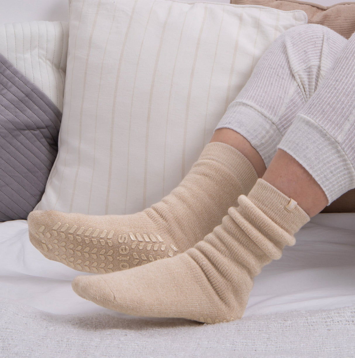Totes Toasties THERMAL BRUSHED ORIGINAL  Slipper Socks Womens Socks Oat