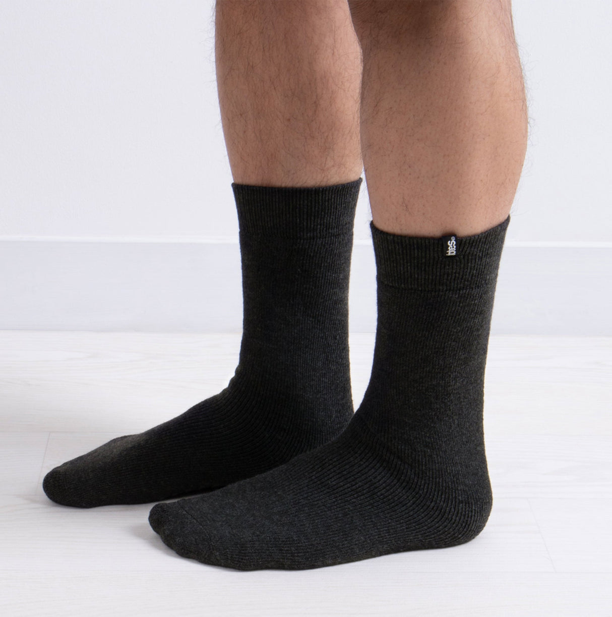 Totes Toasties ORIGINAL Mens Twin Pack Slipper Socks Football